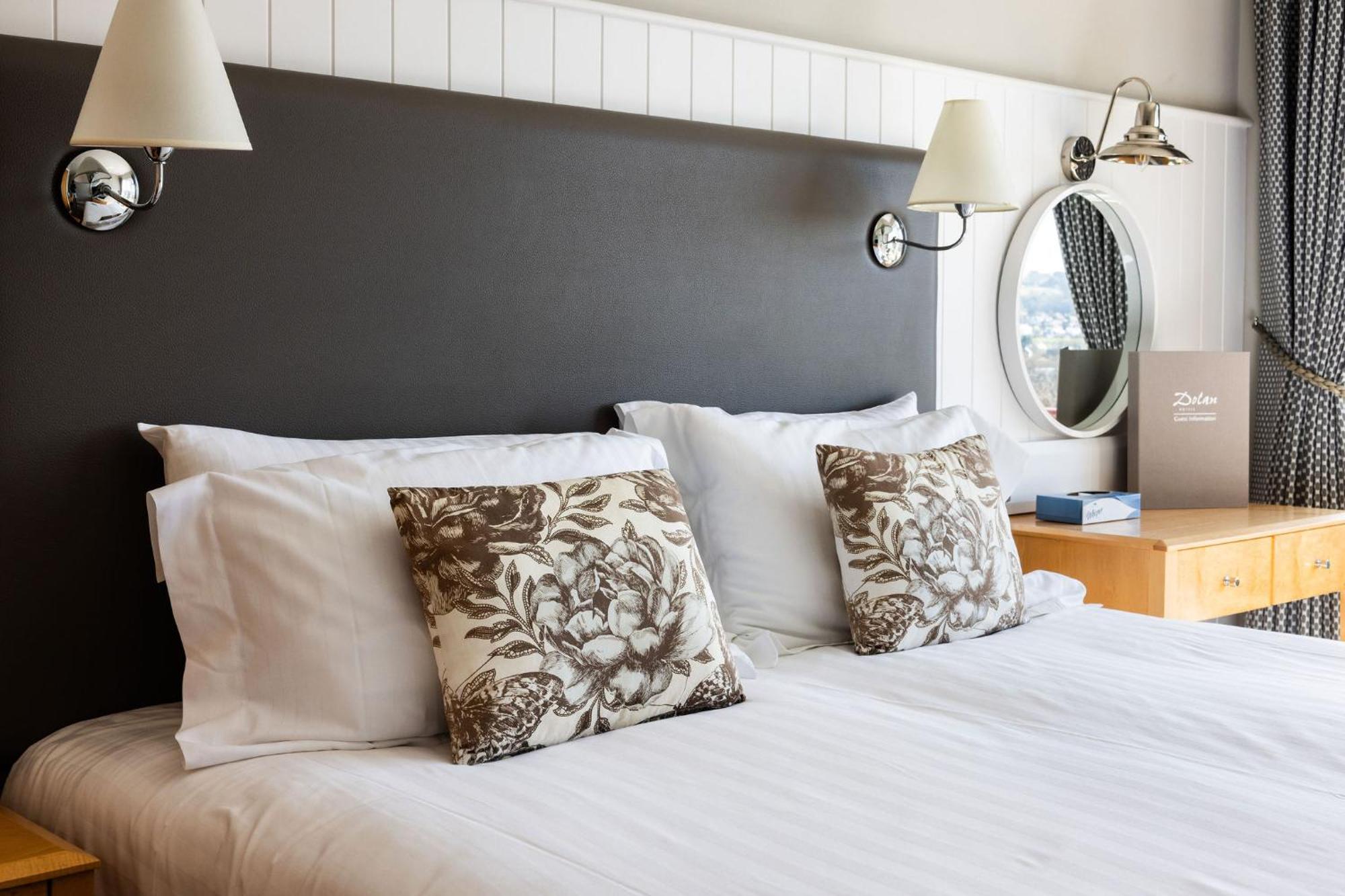 Hotel Cristina St Lawrence Экстерьер фото