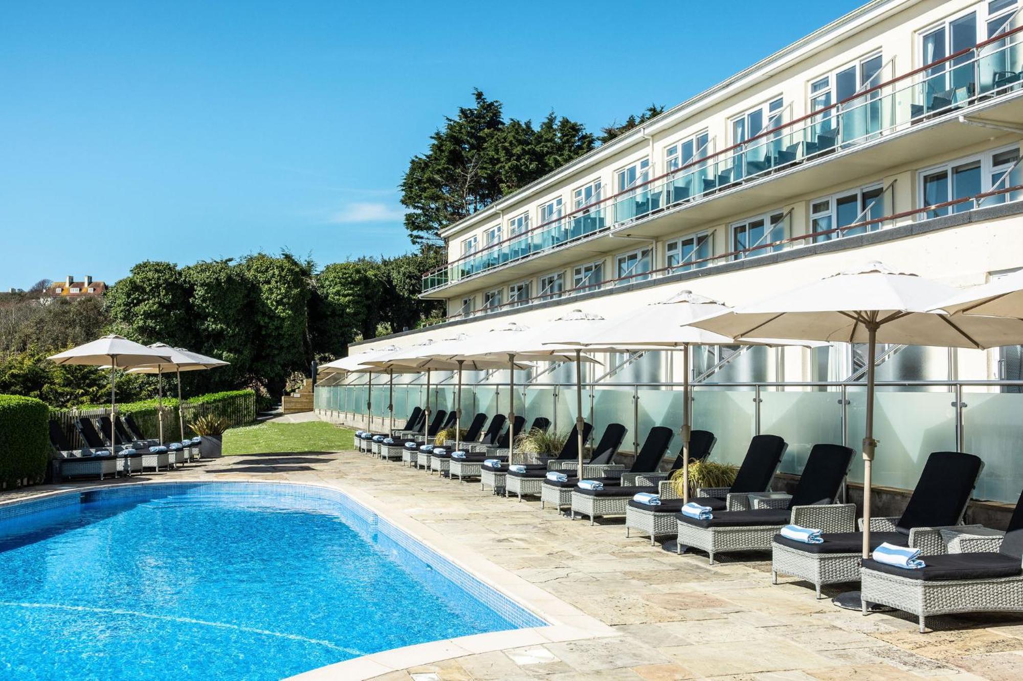 Hotel Cristina St Lawrence Экстерьер фото